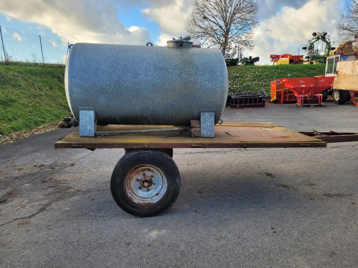 CUVE A EAU SUR CHASSIS RONOT 2000 LITRES